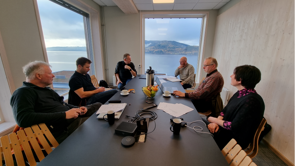 Arbeidsgrupper jobber med emner i studiet_Foto_May-Sylvi Skinnerlien.jpg
