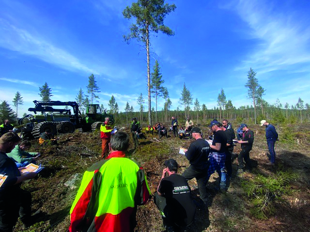 30 entreprenører og maskinførere, representanter fra Skogkurs, Nortømmer og Glommen Mjøsen Skog møttes for å kalibrere synet sitt foran markberedningssesongen.
