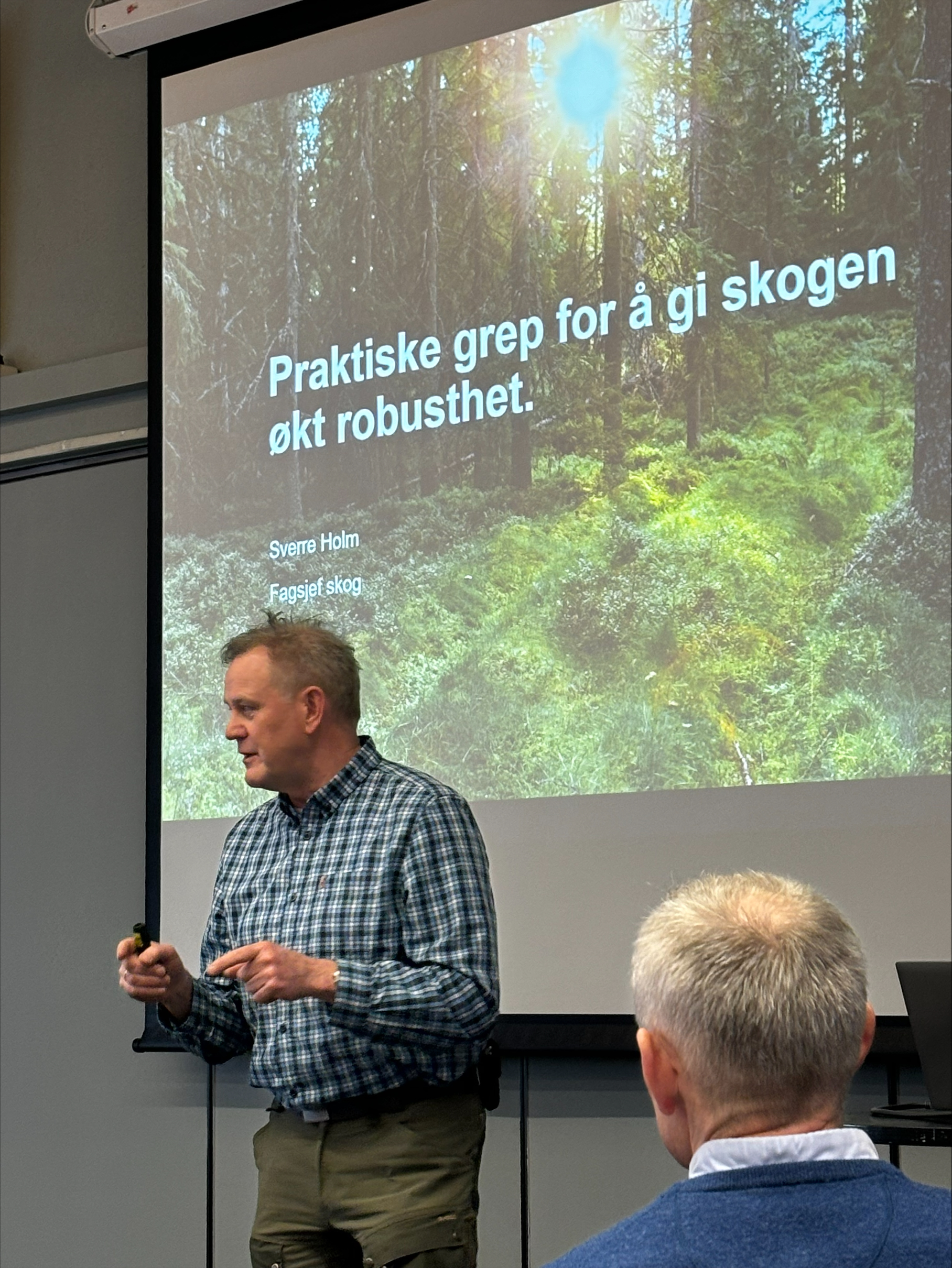 Sverre Holm holder foredrag