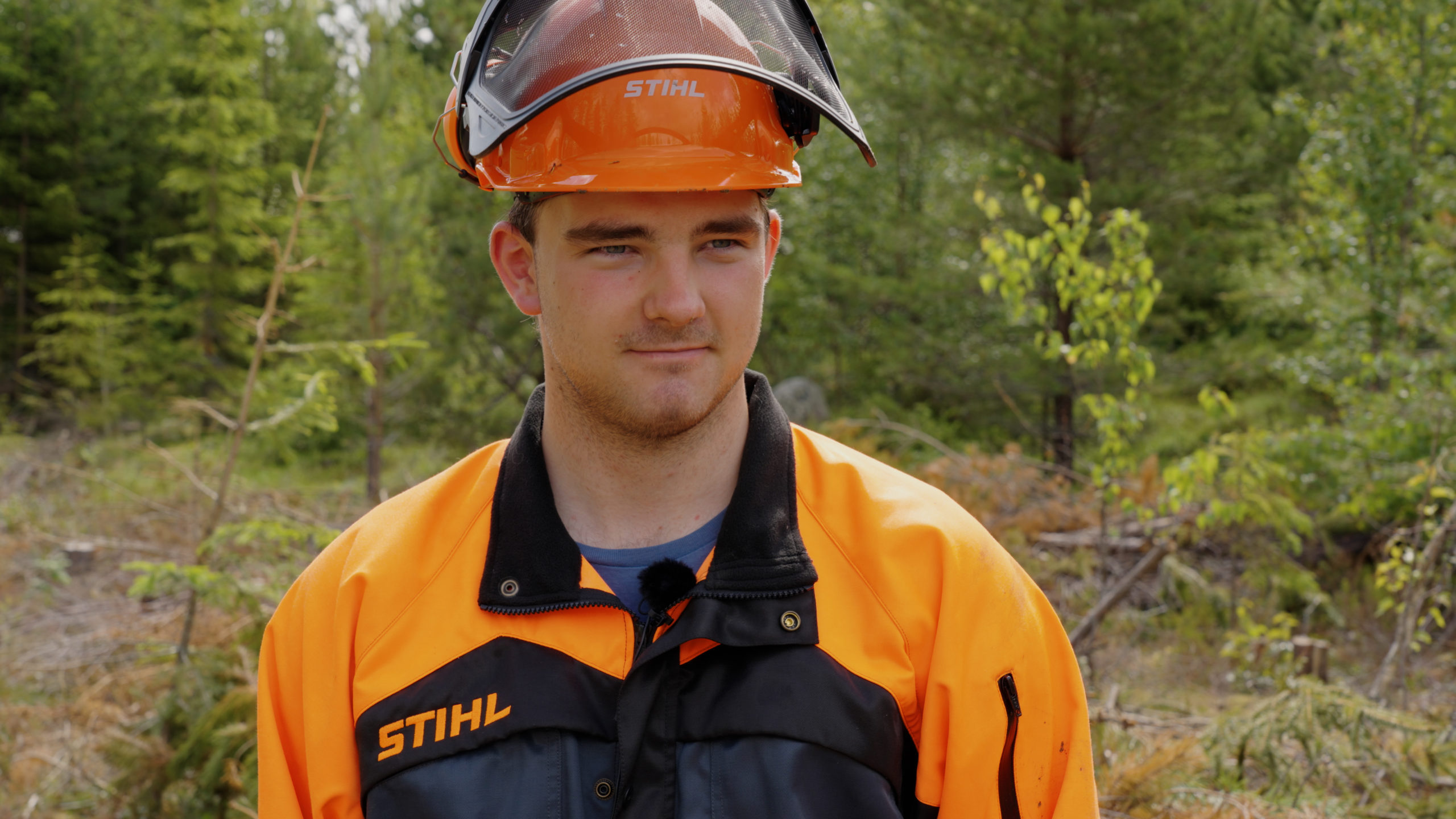 Jonas Dreier kommer fra gård i Sør-Odal, og har planer om å bruke ungskogpleie-kompetansen på hjemgården etter hvert. Foto: Hans Haug